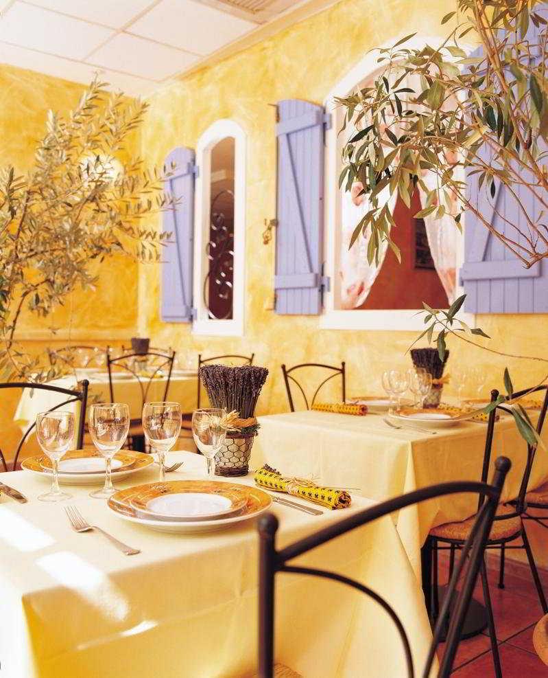 Hotel Restaurant Du Patti Grasse Restaurant photo